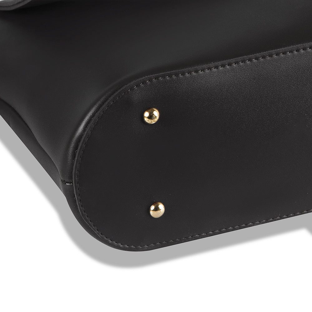 August Black women's shoulder bag in black by Bag X
